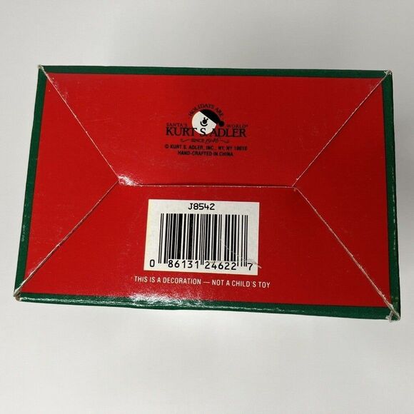 Kurt S Adler Snowtown Snowfolk Loving Couple & Kid Figure snowman carolers - Picture 9 of 11